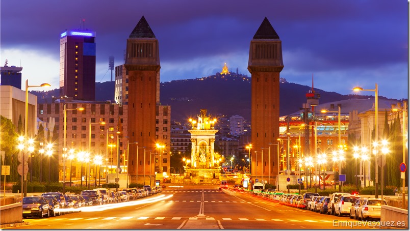View of Spain square at Barcelona in night 